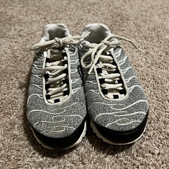 Nike Air Max Plus (Size 6.5) - Picture 2 of 6